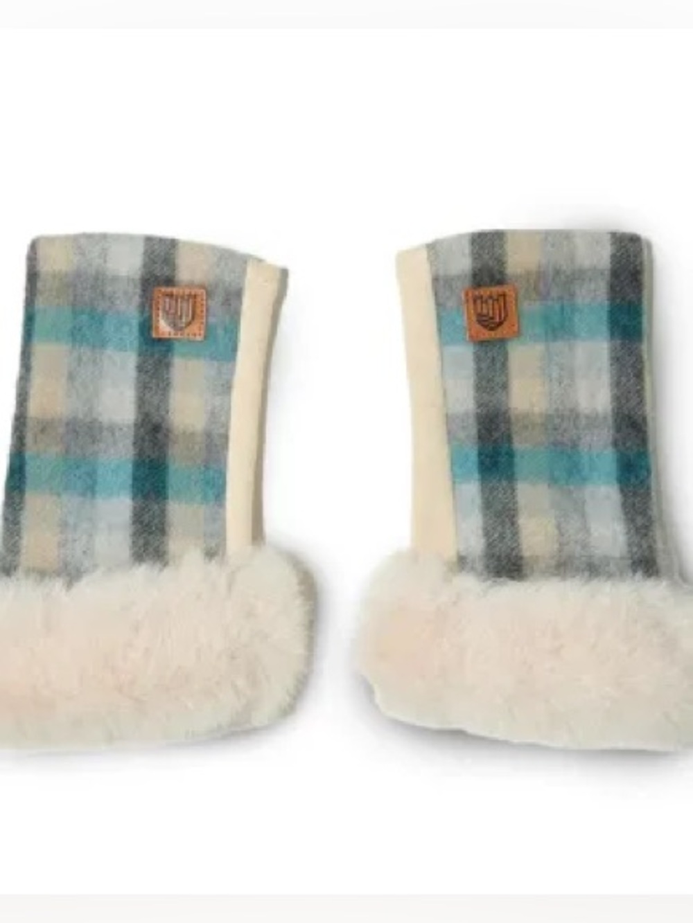 Islander Fingerless Gloves Lambs Wool and Faux Fur (Scotland) - Picture 5 of 13